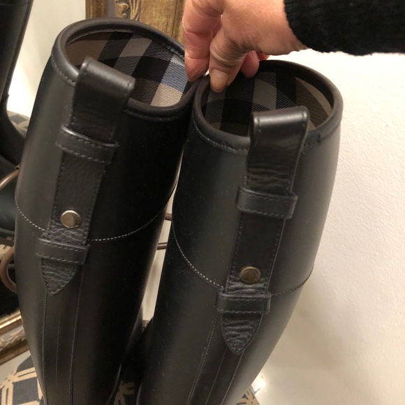 Burberry rain boots - Picture 7 of 7